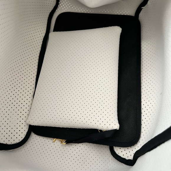 AnnaBell Ingall Beach/swim bag. NWT. - Picture 7 of 9